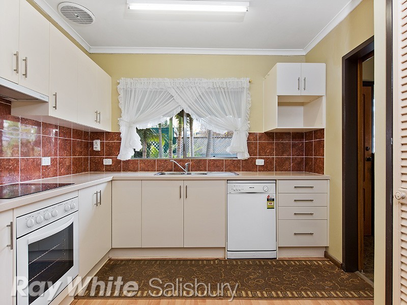 18 Adaleigh Avenue, Salisbury East SA 5109
