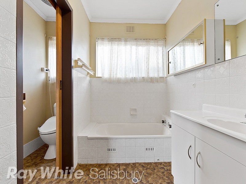 18 Adaleigh Avenue, Salisbury East SA 5109