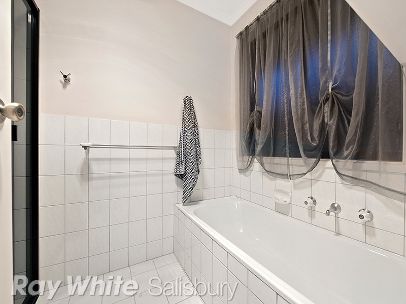 18 Heron Avenue, Parafield Gardens SA 5107