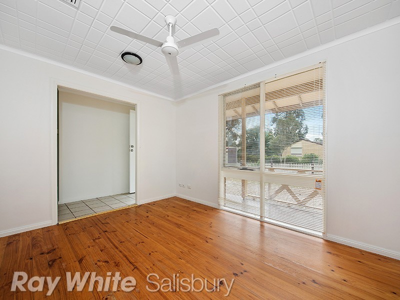 4 Carrama Crescent, Munno Para SA 5115