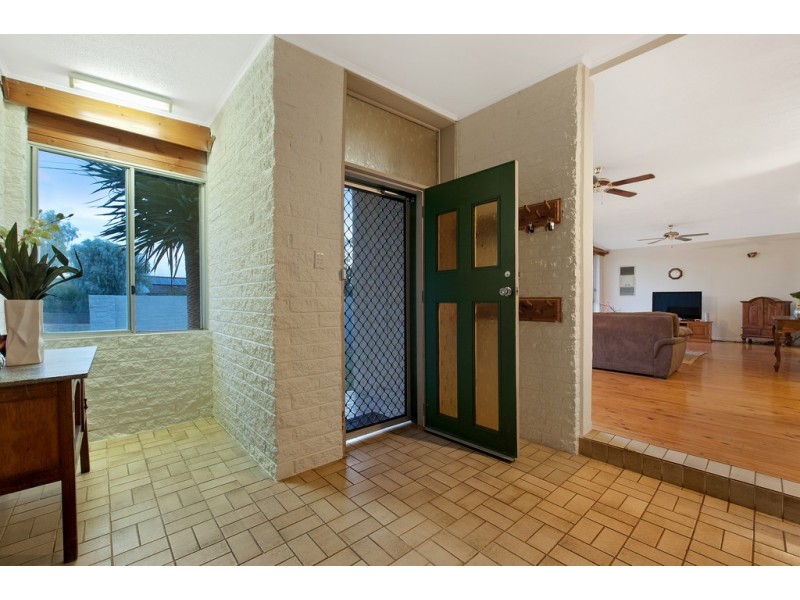 18 Myall Road, Para Hills SA 5096