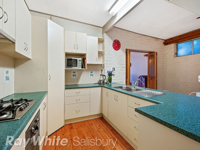 18 Myall Road, Para Hills SA 5096