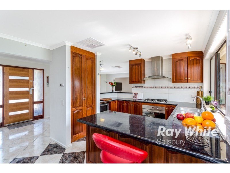 8 Fonda Court, Paralowie SA 5108