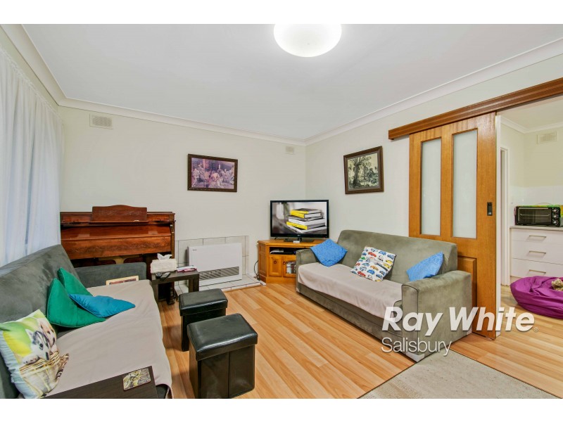 17 Lincoln Avenue, Salisbury East SA 5109