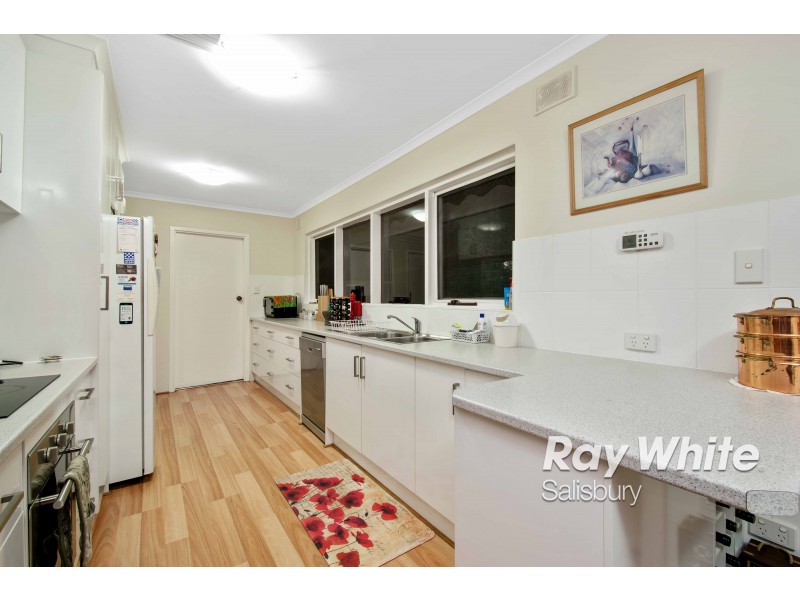 17 Lincoln Avenue, Salisbury East SA 5109
