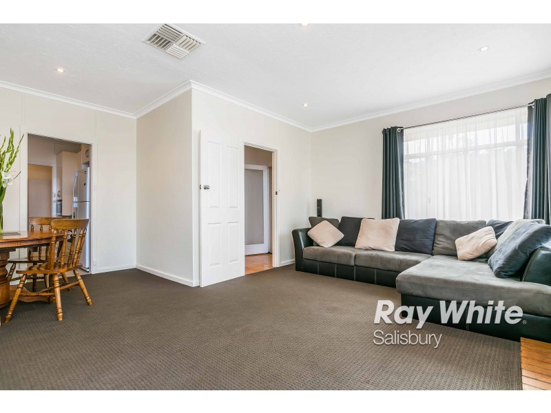 16 Jacaranda Drive, Salisbury East SA 5109