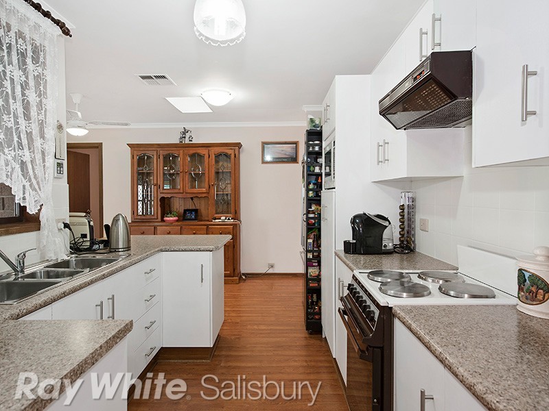 22 Window Road, Willaston SA 5118