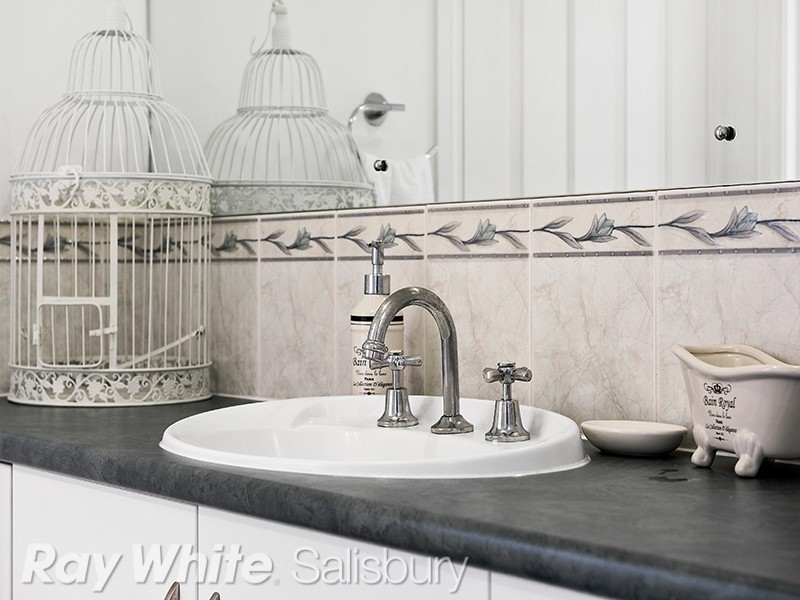 6 Blossom Court, Burton SA 5110