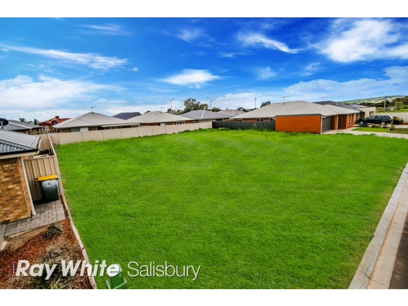 3 Angheljo Avenue, Munno Para West SA 5115