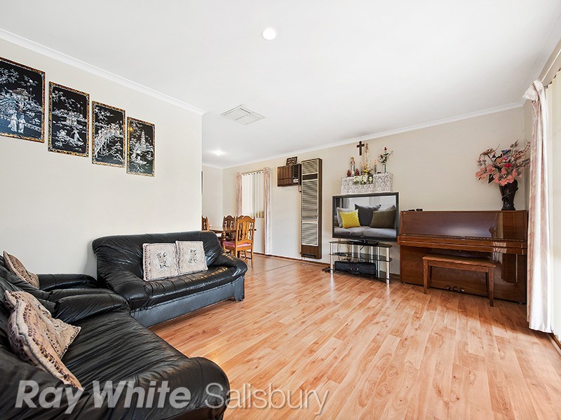 25 Browning Crescent, Parafield Gardens SA 5107