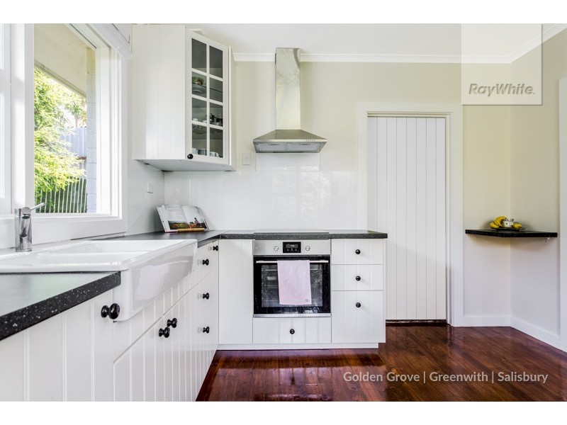 24 Carnarvon Avenue, Redwood Park SA 5097