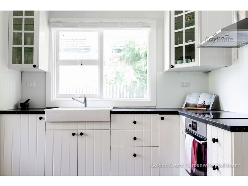 24 Carnarvon Avenue, Redwood Park SA 5097