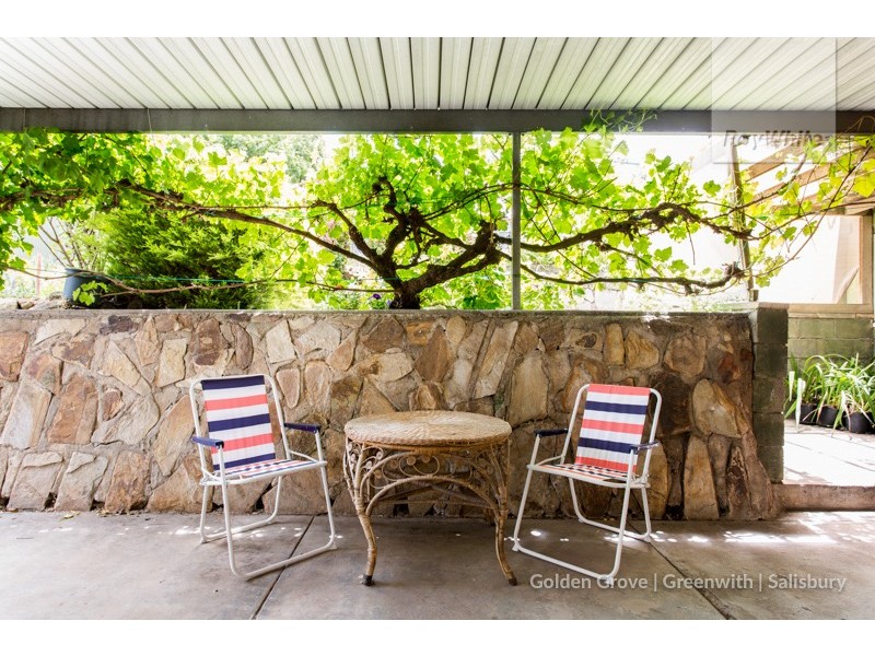 24 Carnarvon Avenue, Redwood Park SA 5097