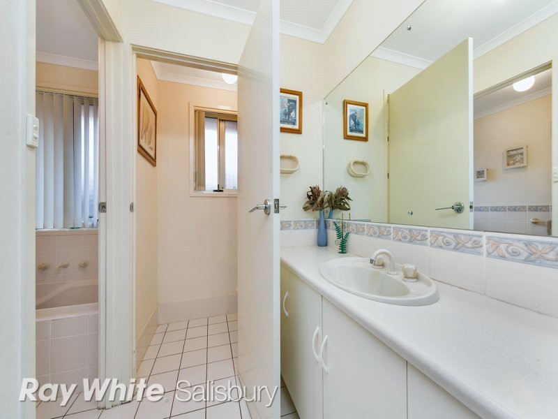 4 Chestnut Grove, Blakeview SA 5114