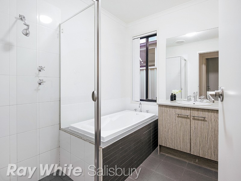 35 Banff Street, Burton SA 5110