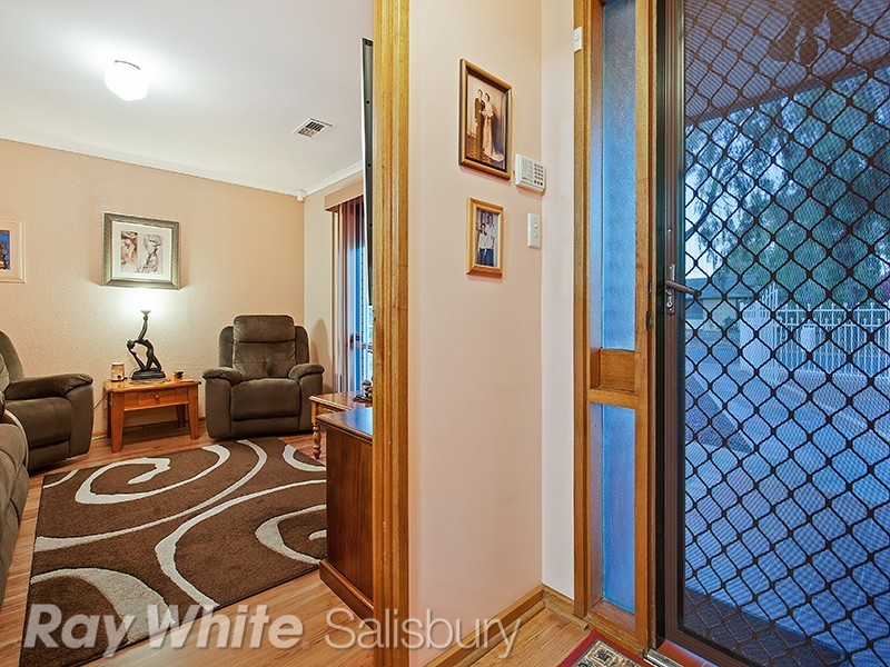 4 Eugene Crescent, Parafield Gardens SA 5107