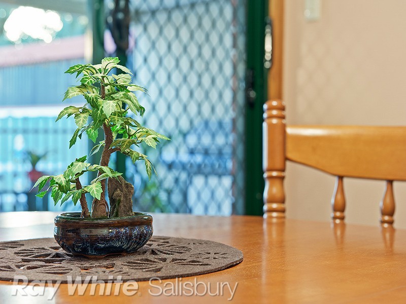 4 Eugene Crescent, Parafield Gardens SA 5107