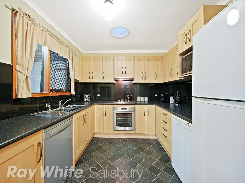 4 Eugene Crescent, Parafield Gardens SA 5107