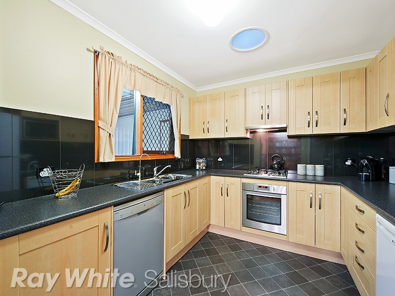 4 Eugene Crescent, Parafield Gardens SA 5107