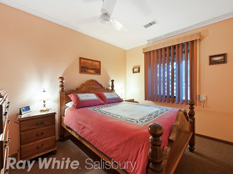 4 Eugene Crescent, Parafield Gardens SA 5107