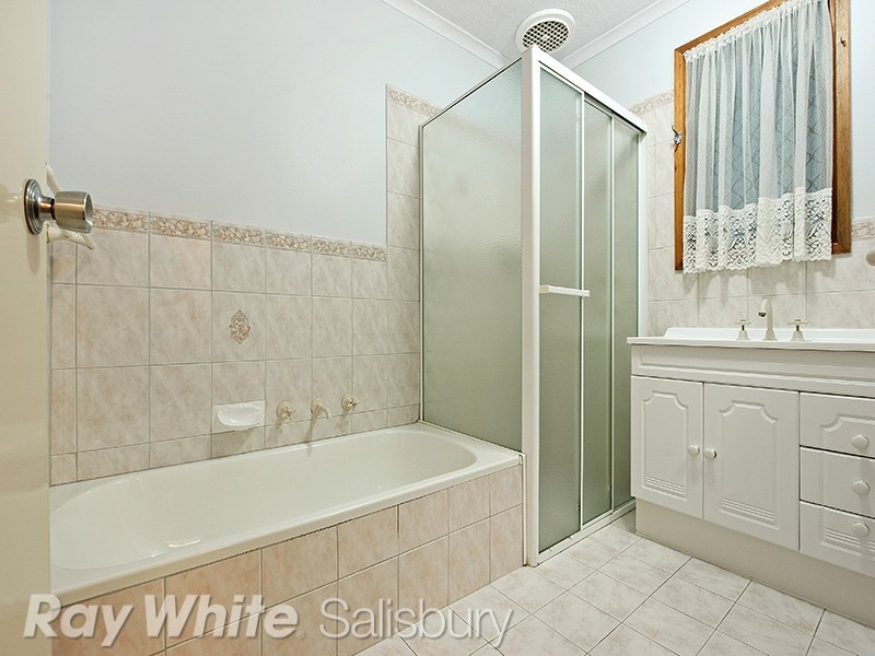 4 Eugene Crescent, Parafield Gardens SA 5107