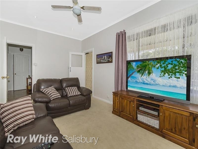 23 Longleat Road, Elizabeth Vale SA 5112