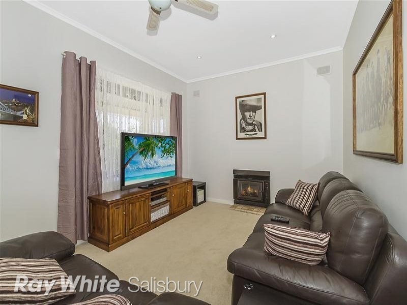 23 Longleat Road, Elizabeth Vale SA 5112