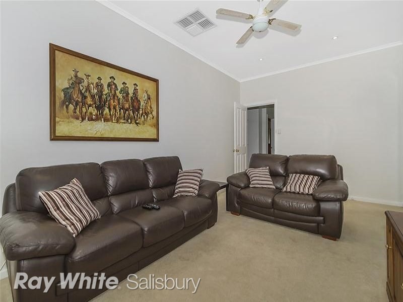 23 Longleat Road, Elizabeth Vale SA 5112