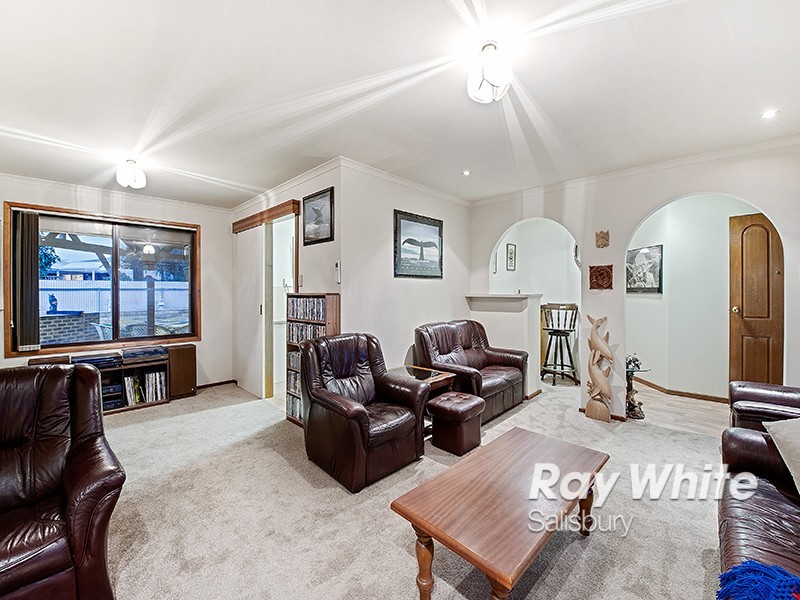 24 Petersens Parade, Salisbury Downs SA 5108