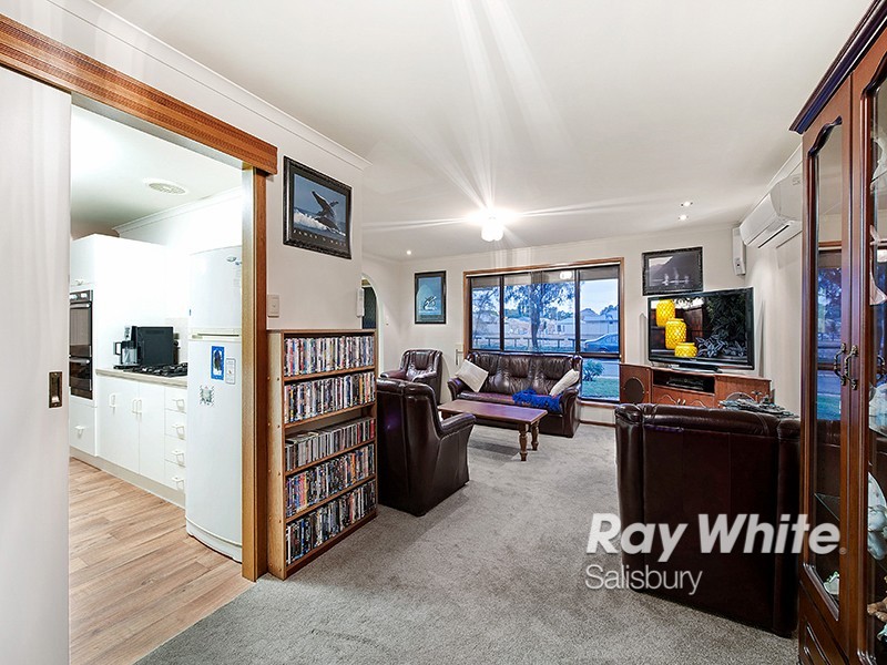 24 Petersens Parade, Salisbury Downs SA 5108