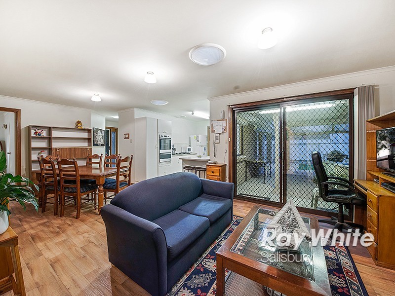 24 Petersens Parade, Salisbury Downs SA 5108