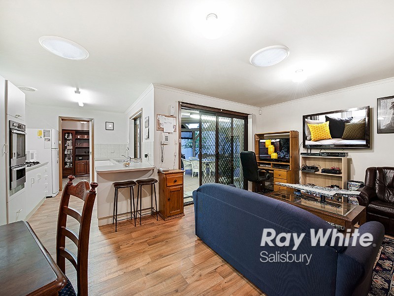 24 Petersens Parade, Salisbury Downs SA 5108