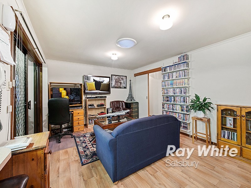 24 Petersens Parade, Salisbury Downs SA 5108