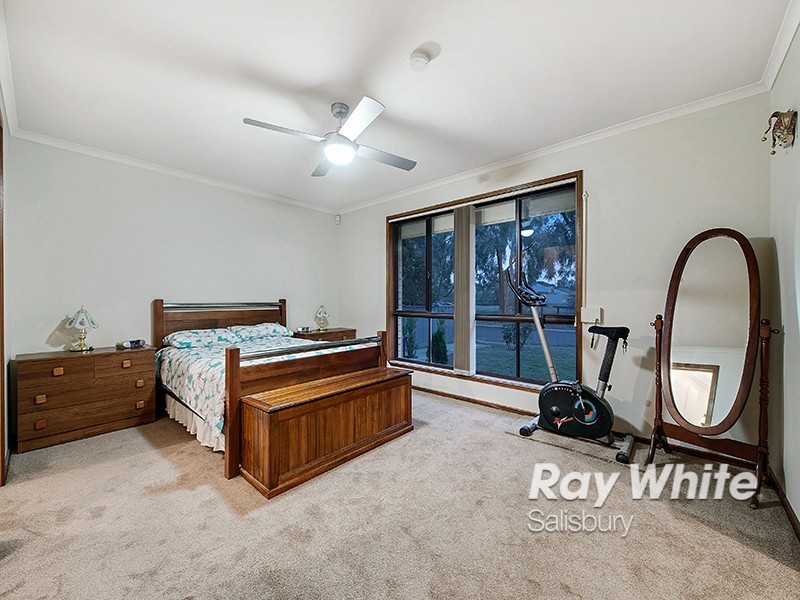 24 Petersens Parade, Salisbury Downs SA 5108