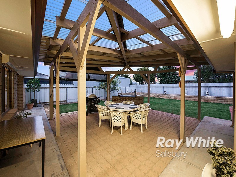 24 Petersens Parade, Salisbury Downs SA 5108