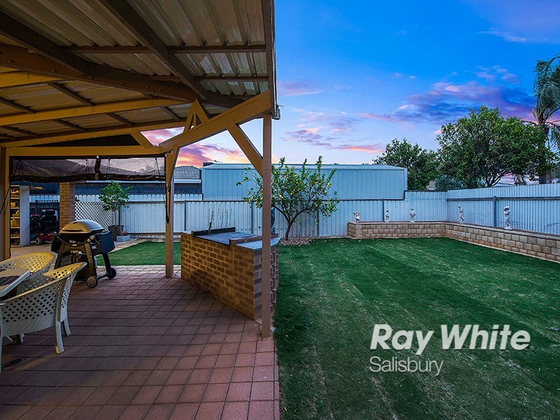 24 Petersens Parade, Salisbury Downs SA 5108