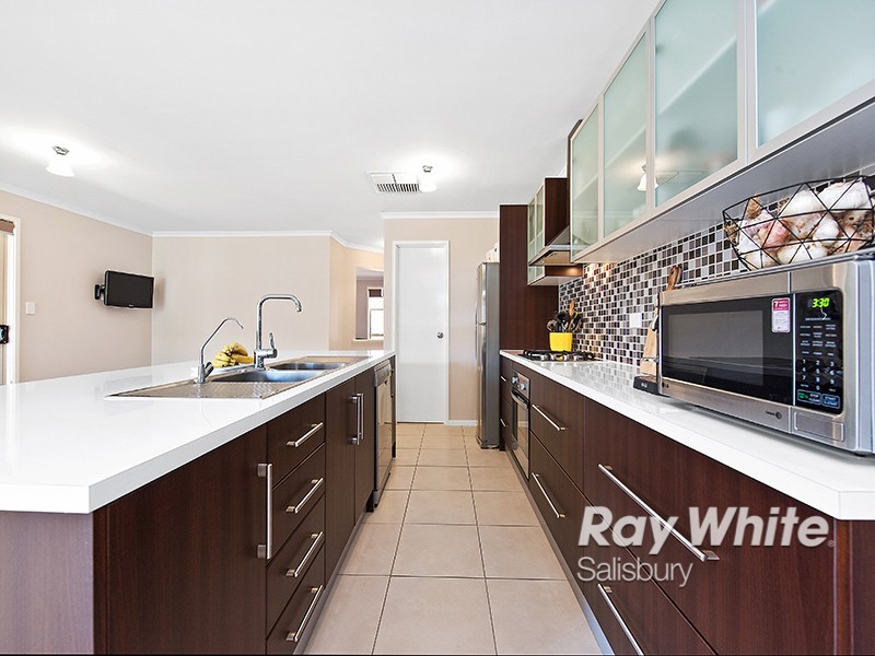 14 Finch Close, Andrews Farm SA 5114