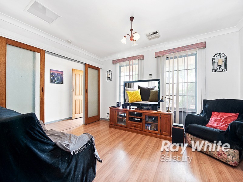 10 Dienelt Drive, Para Hills West SA 5096