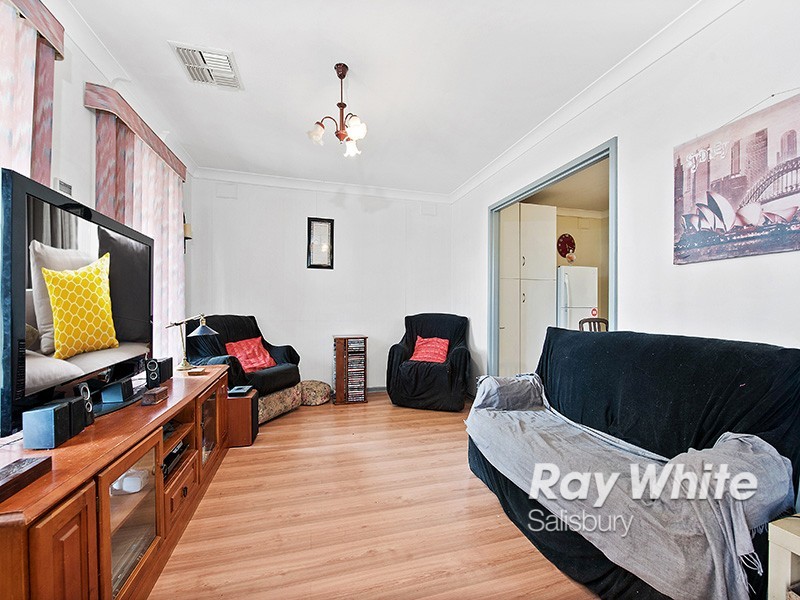 10 Dienelt Drive, Para Hills West SA 5096