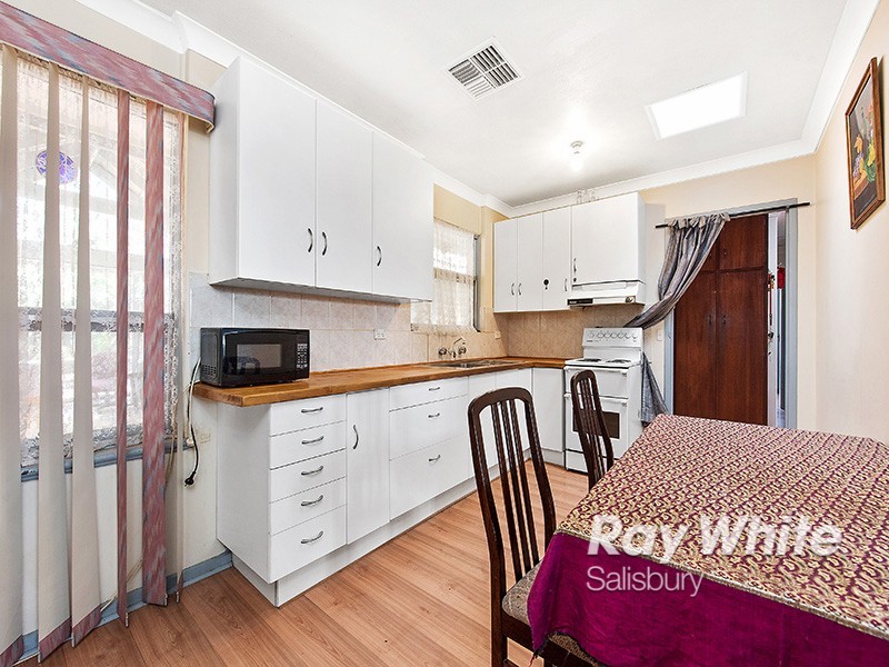 10 Dienelt Drive, Para Hills West SA 5096