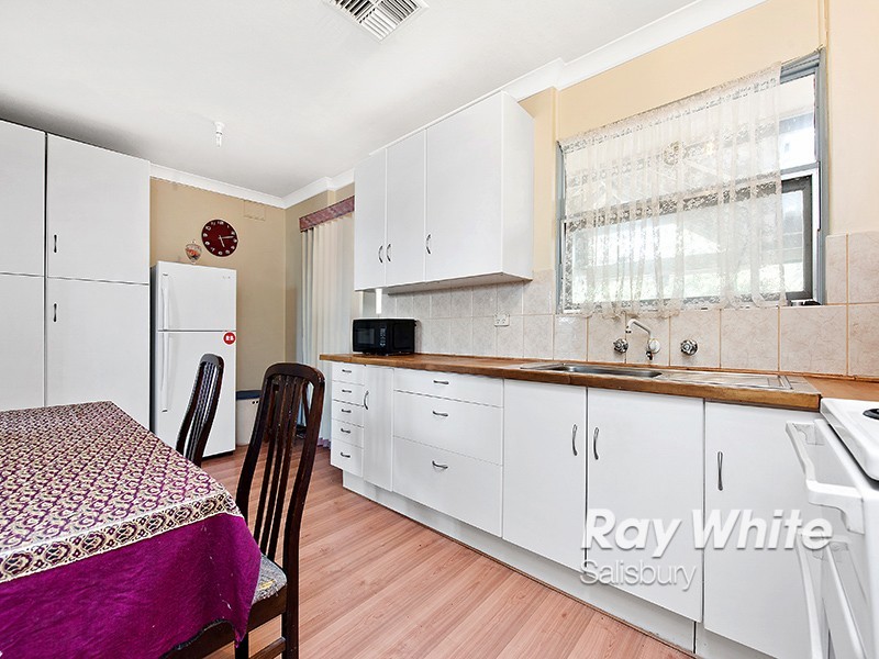 10 Dienelt Drive, Para Hills West SA 5096