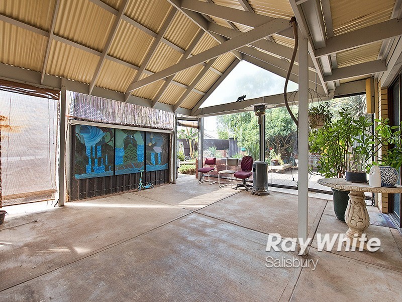 10 Dienelt Drive, Para Hills West SA 5096