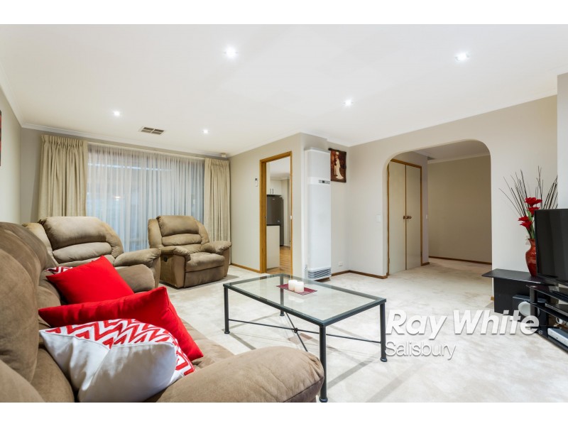 7 Guildford Close, Salisbury Heights SA 5109