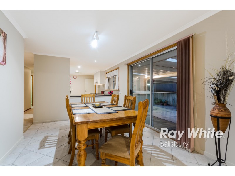 7 Guildford Close, Salisbury Heights SA 5109