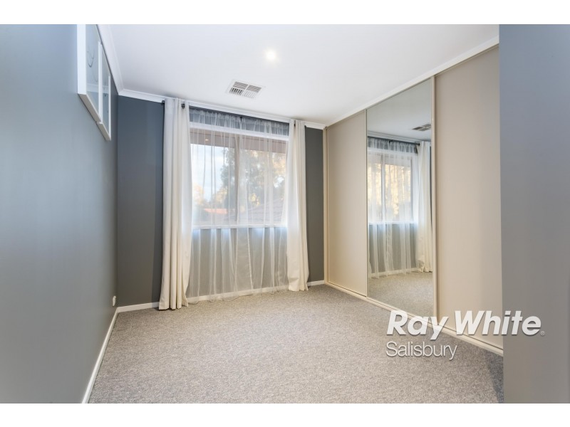 7 Guildford Close, Salisbury Heights SA 5109