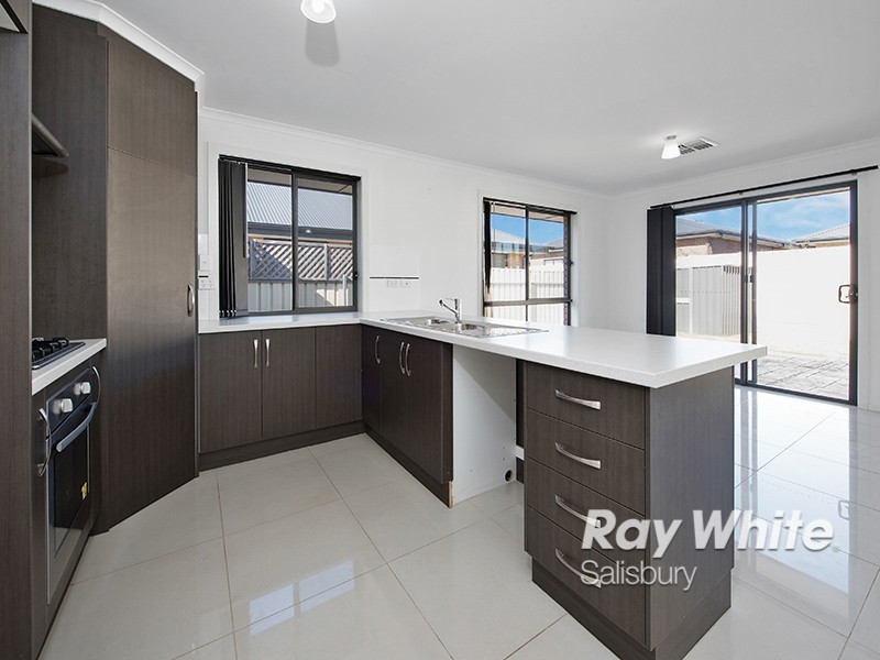 7 Maple Leaf Court, Munno Para West SA 5115