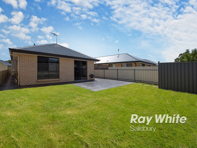 7 Maple Leaf Court, Munno Para West SA 5115