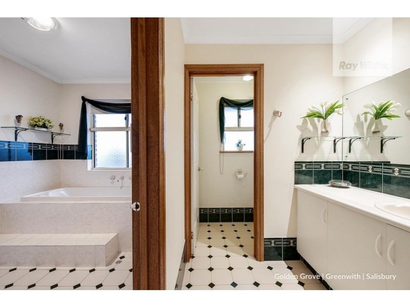 8 Coach House Mews, Hillbank SA 5112