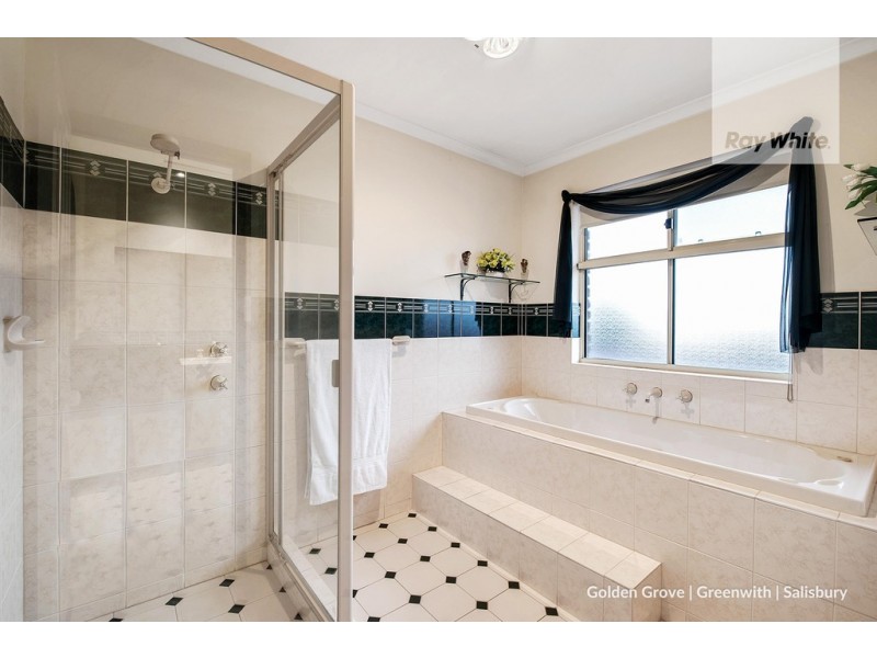 8 Coach House Mews, Hillbank SA 5112