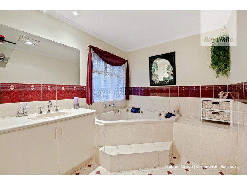 8 Coach House Mews, Hillbank SA 5112